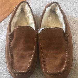 Men’s genuine shearling slip ons